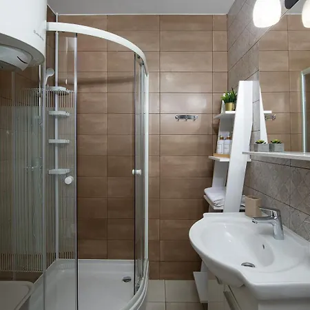 Stylish With Balcony & Free Parking Apartmán *