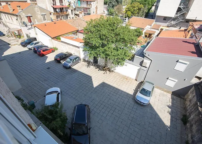 Διαμέρισμα Stylish With Balcony & Free Parking Πούλα