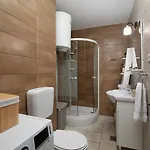 Stylish With Balcony & Free Parking Пула