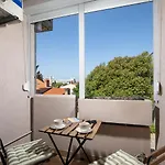 Апартаменты Stylish With Balcony & Free Parking *